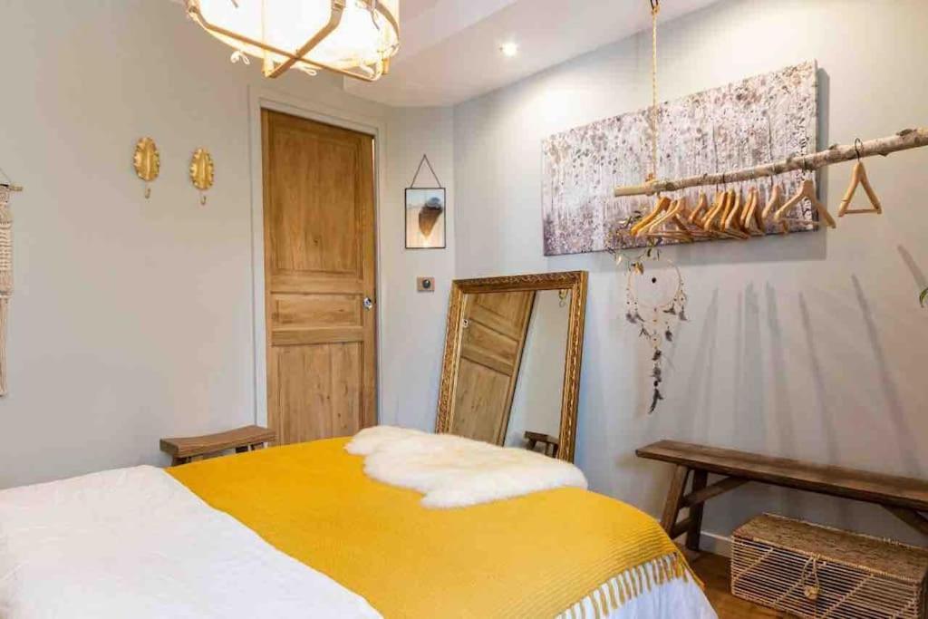 Le Loft Des Hospices : Centre/Parking/Vueriviere Apartment Beaune  Bagian luar foto